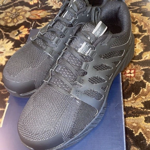 Reebok Black Fusion Flexweave Athletic steeltoe Work Shoe Size 10.5M - Picture 1 of 6
